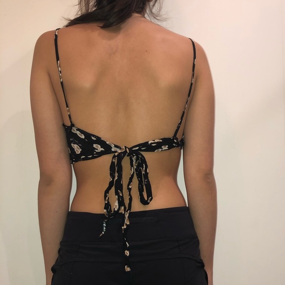 RARE Brandy Melville Floral Tie shirt - Picture 3 of 4